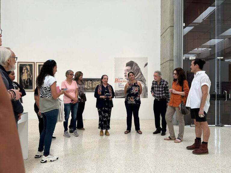 Visita guiada especializada sobre la artista Luisa Palacios llega a los ...